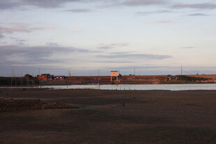 黄昏下的开阔风景