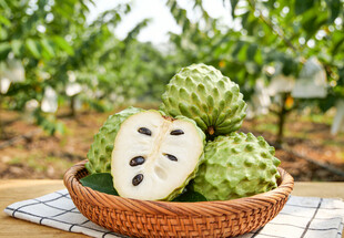 篮子里的释迦果