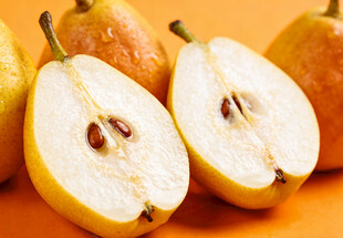 切开的红香酥梨