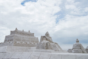 壮观白色城堡建筑景观