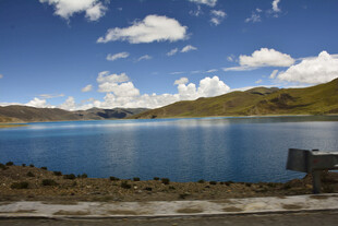 美丽高原湖泊风光