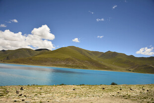 美丽高原湖泊风光