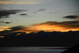 海边黄昏天空壮丽景色