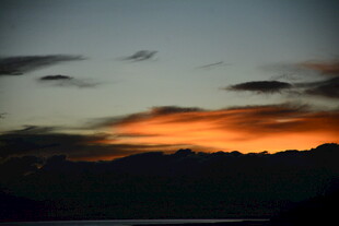 日落时分的绚烂天空