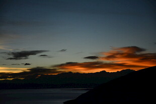 日落时分的壮丽山景