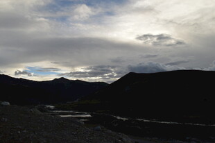山间云景 自然静谧风光