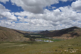 山间草原风光美景