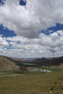 草原风光 蓝天白云间美景