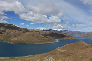 西藏壮美湖泊风光