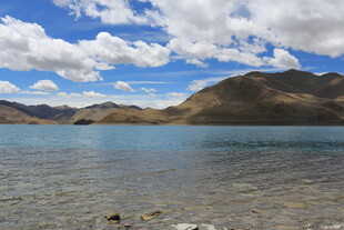 美丽高原湖泊风光