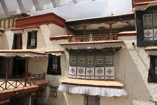 藏式建筑外观细节展示