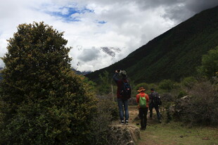 山间徒步者的美好旅程