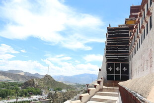 布达拉宫壮丽外景