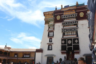 藏式风格建筑外观