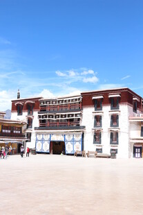 藏式风格建筑广场景观