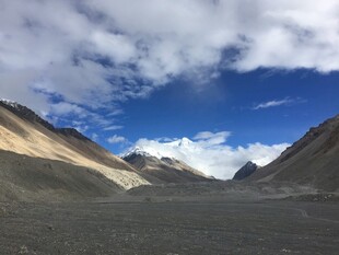 高原旷野蓝天壮美景色