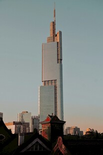 夕阳下的摩天大楼