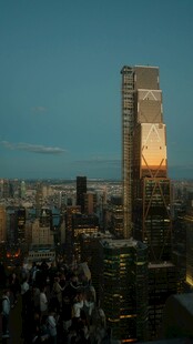 城市高楼夜景璀璨