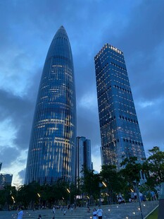 城市摩天大楼夜景风光