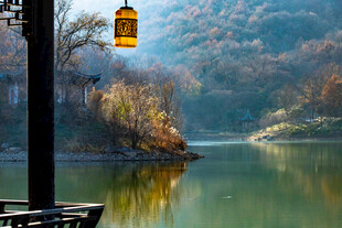 湖畔灯笼