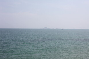 广阔海面远景