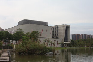 湖畔现代建筑景观