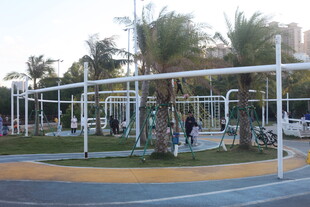 户外健身场地设施景象