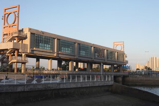 现代风格桥梁建筑景观