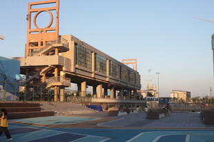 城市中独特造型的建筑