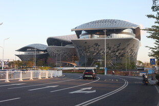 现代风格独特建筑外观