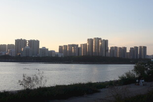 河畔城市风光 黄昏景致