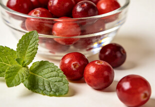 玻璃碗中的蔓越莓