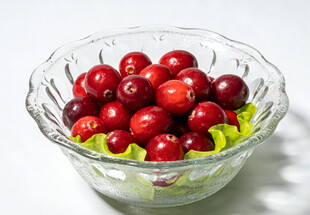 玻璃碗中的蔓越莓