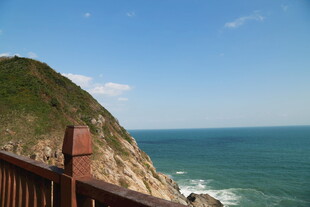 海边悬崖观景台美丽风光