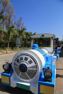 儿童游乐小火车