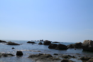 海边礁石 蓝天碧海之景