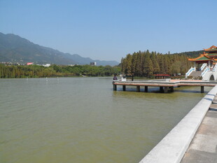 湖畔中式景致 宁静悠远