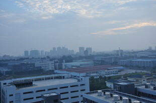 城市天际线全景图