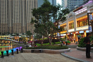 城市繁华街区景观