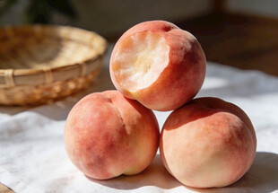 水蜜桃堆叠展示