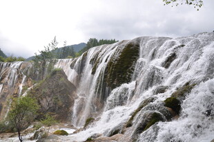 壮观瀑布自然美景画面