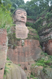 乐山大佛壮观景象