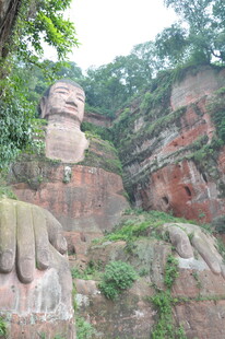 乐山大佛壮观景象