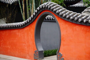 中式红墙月洞门景观