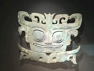 商代青铜兽面纹饰