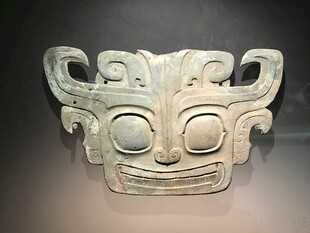 商代青铜兽面纹饰