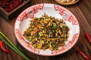 酸菜炒肉丁