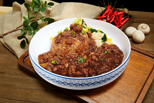 肉酱盖饭