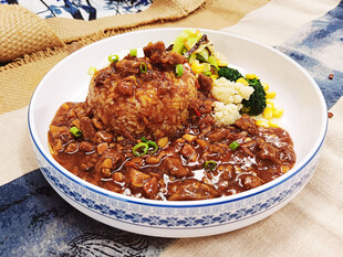 肉酱盖饭