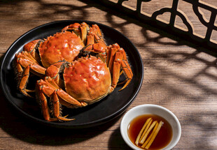 美味大闸蟹配蘸料